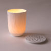 Bougie cire vegetal couvercle off rosace papier porcelaine de limoges latelierdublanc