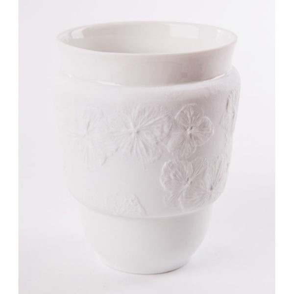 art de la table tasse anti chaleur fleur hortensia porcelaine de limoges latelierdublanc