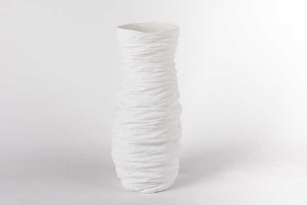 grand-vase-haut-porcelaine-de-limoges-blanche-paradoxe-latelier-du-blanc