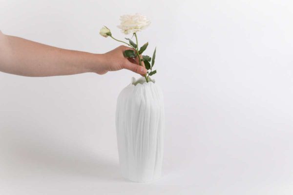 vase haut etroit caulis grand porcelaine de limoges latelier du blanc