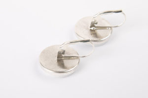 crochet-boucle-oreille-dormeuse-ronde-plate-argent-925