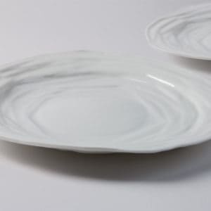 coffret-cadeau-deux-assiettes-plates-porcelaine-blanche-originale-l-atelier-du-blanc