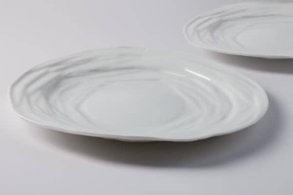coffret-cadeau-deux-assiettes-plates-porcelaine-blanche-originale-l-atelier-du-blanc