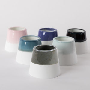 petit-vase-email-brillant-gris-celadon-rose-violet-bleu-lagon-vert-d-eau-conique-scandinave-porcelaine-ceramique-l-atelier-du-blanc