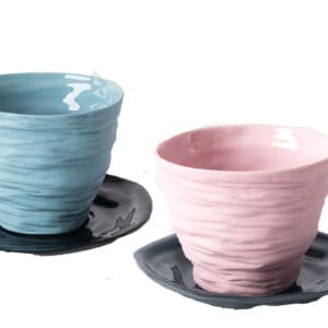 tasse-cafe-rose-bleu-soucoupe-vert-anglais-gobelet-porcelaine-de-limoges-l-atelier-du-blanc