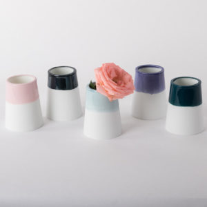 vase-bouquet-fleurs-violet-rose-vert-anglais-noir-celadon-porcelaine-de-limoges-ceramique-l-atelier-du-blanc