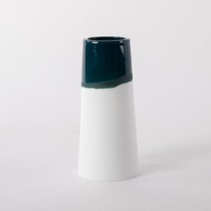 vase-coniques-vert-anglais-porcelaine-de-limoges-hauteur-18-cm-ceramique-l-atelier-du-blanc