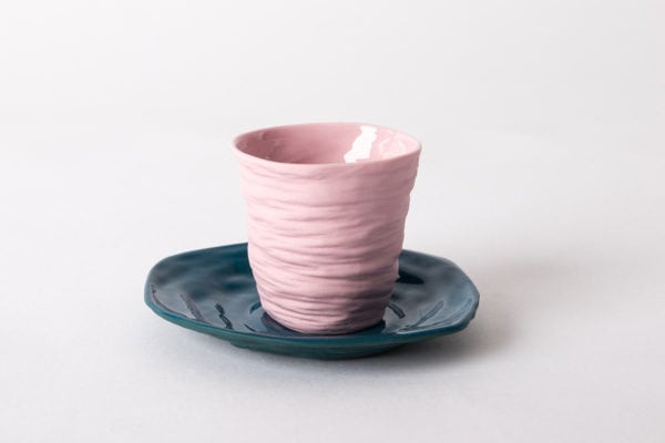 tasse-expresso-rose-soucoupe-vert-anglais-gobelet-porcelaine-de-limoges-l-atelier-du-blanc