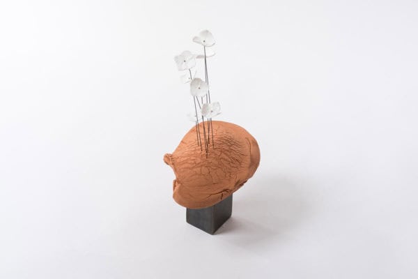 sculpteur-ceramique-art-contemporain-faience-paysage-fleurs-porcelaine-blanche-socle-latelier-du-blanc