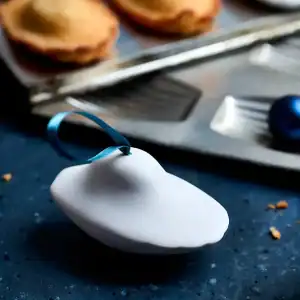 boule-de-noel-collection-madeleine-biscuit-porcelaine-de-limoges-blanche-l-atelier-du-blanc